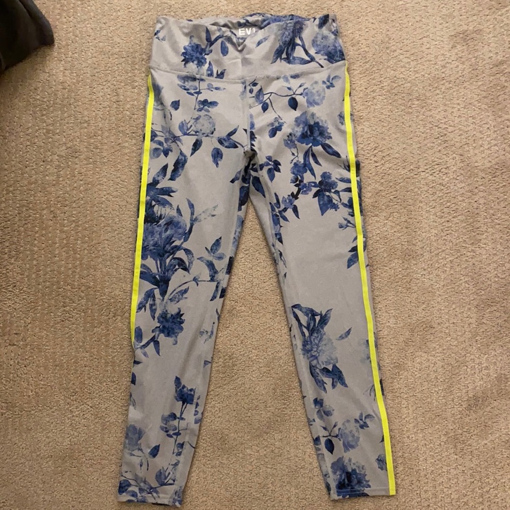 Gray Floral Leggings (M) with Yellow Stripe